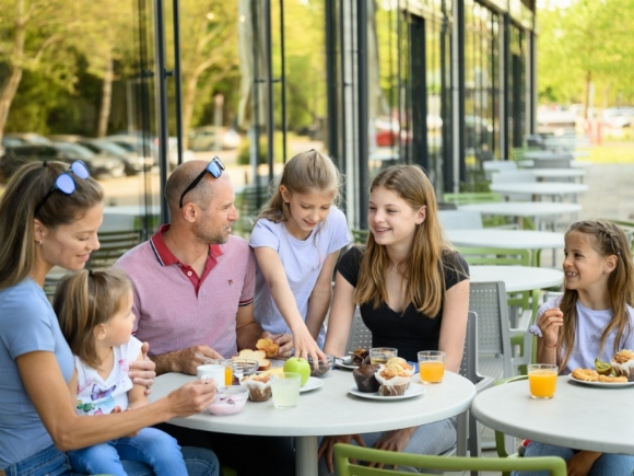 Hetkoznap_is_Park_INn_2026-ZK